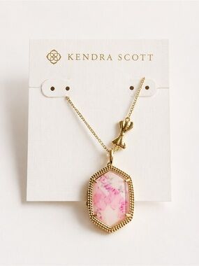 Kendra Scott x LoveShackFancy Daphne Reversible Locket Necklace – Gold Floral